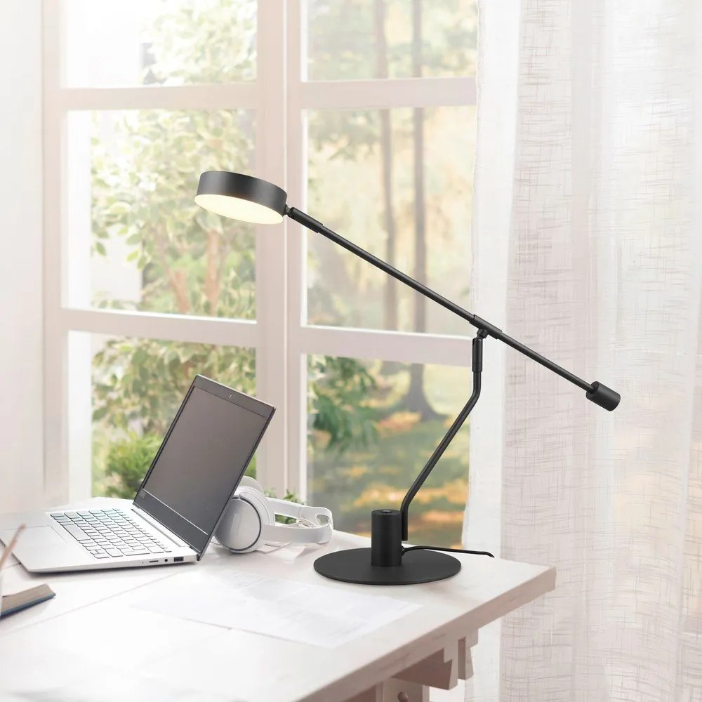 Matt fekete LED asztali lámpa hajlítható szerkezettel (magasság 64 cm) Manduro – Trio