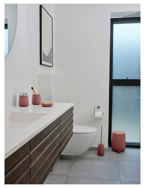 Világospiros porcelán WC-kefe Nova – Zone