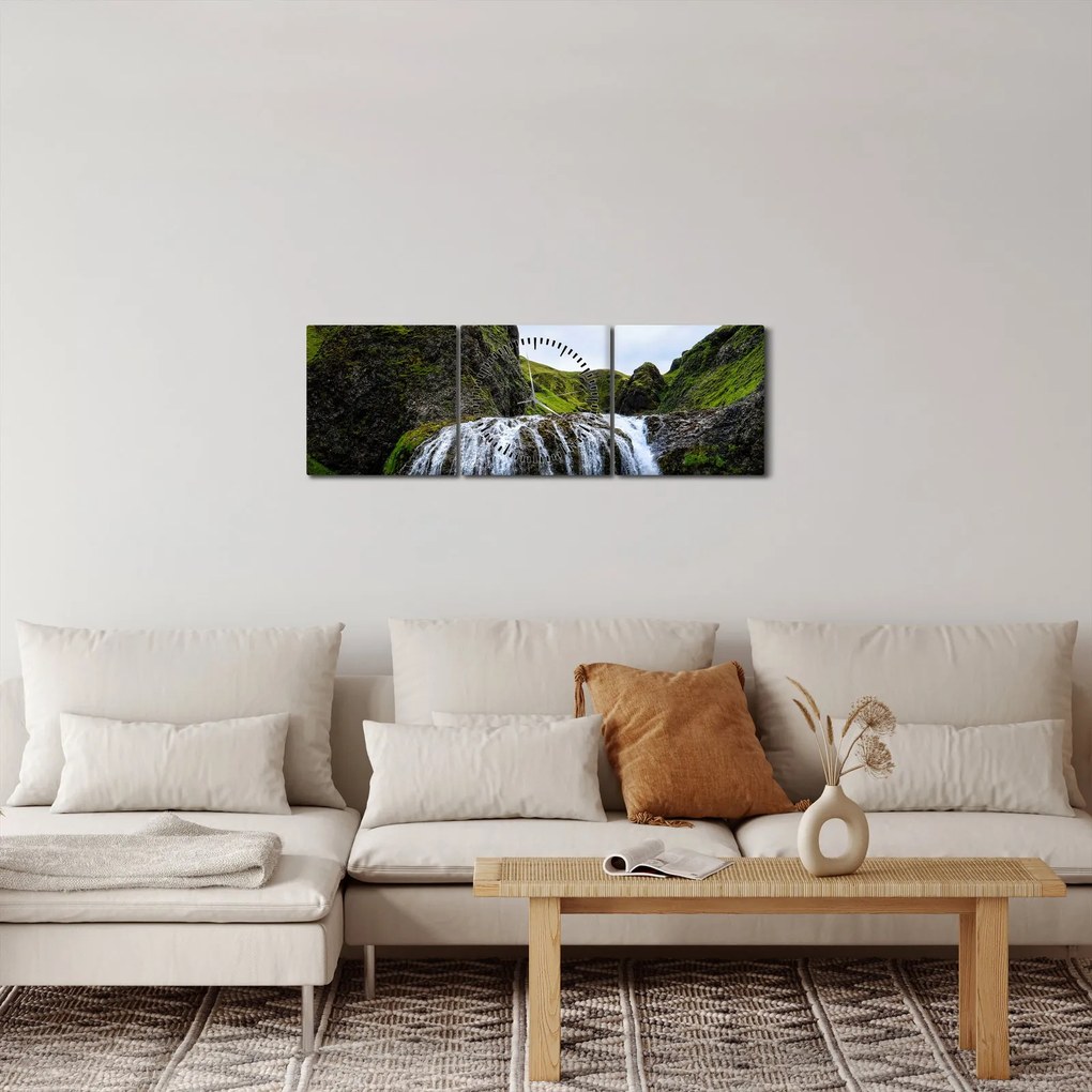 Egy szikla képe vízeséssel (órával) (90x30 cm)