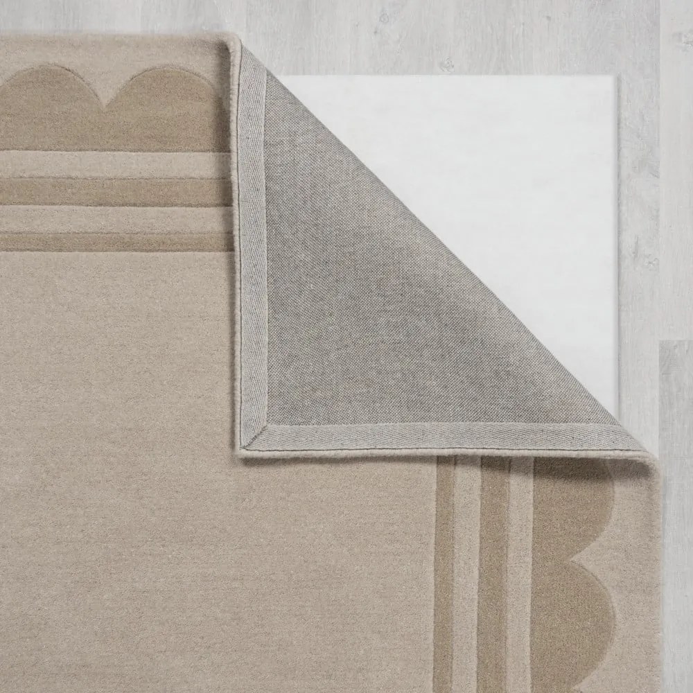 Natúr színű kézi szövésű gyapjú futószőnyeg 80x230 cm Lois Scallop – Flair Rugs