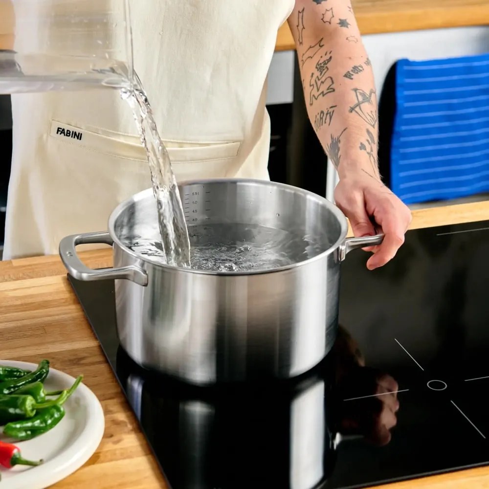 Indukciós tűzhelyhez alkalmas rozsdamentes acél lábas fedővel 5,5 l Lucca 3.0 – FABINI