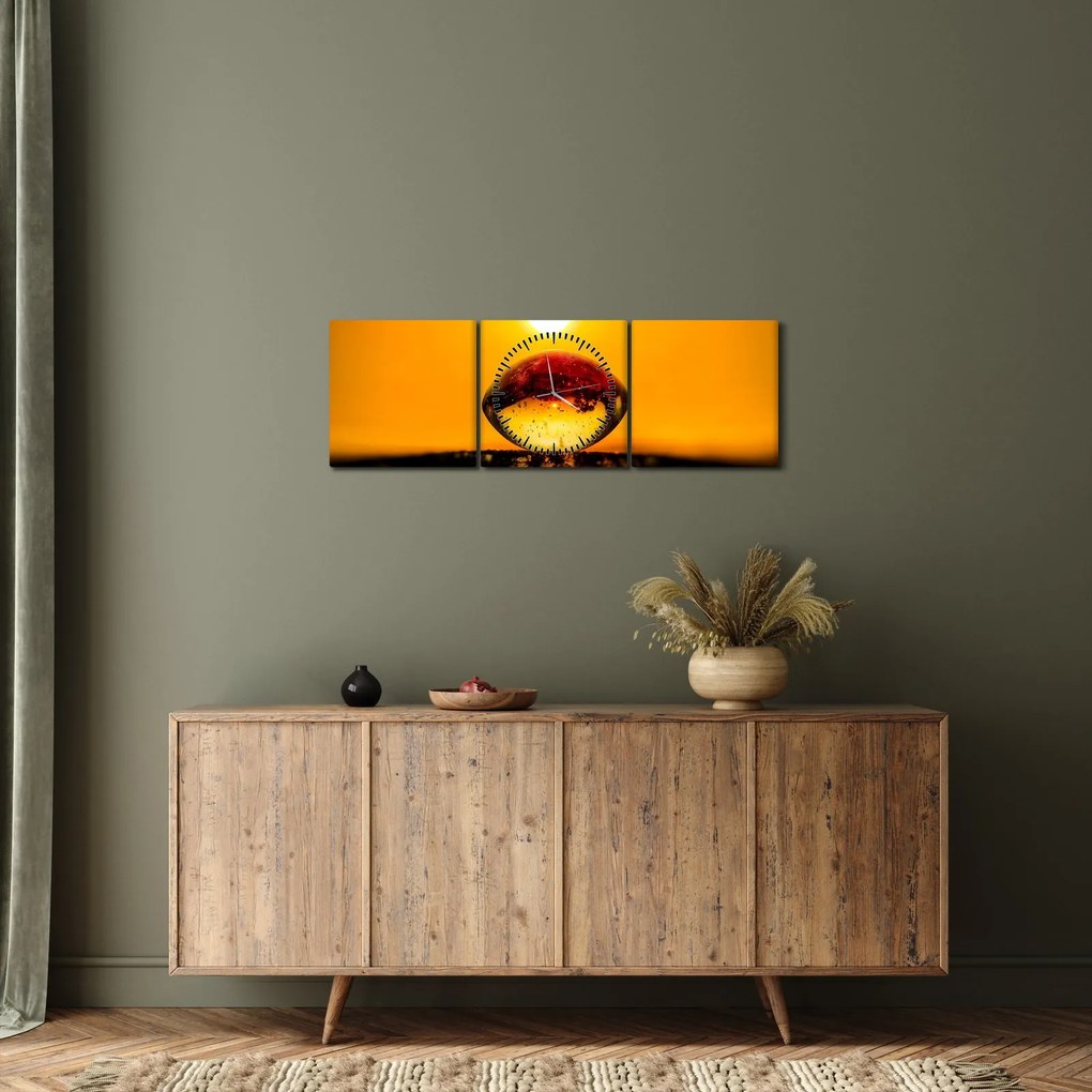Egy üvegcsepp képe (órával) (90x30 cm)