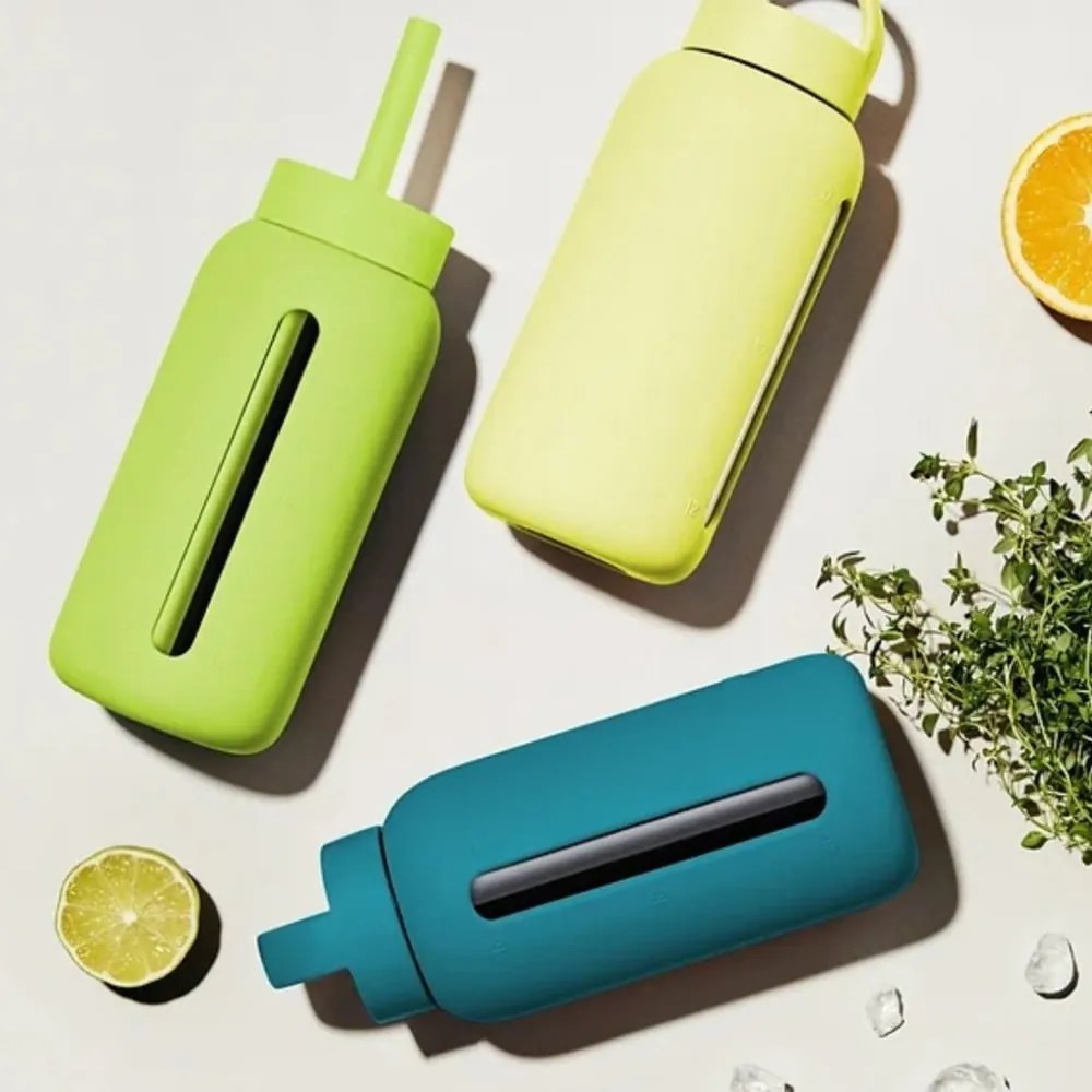 Világossárga utazó ivópalack 720 ml Sunny Lemonade – Muuki
