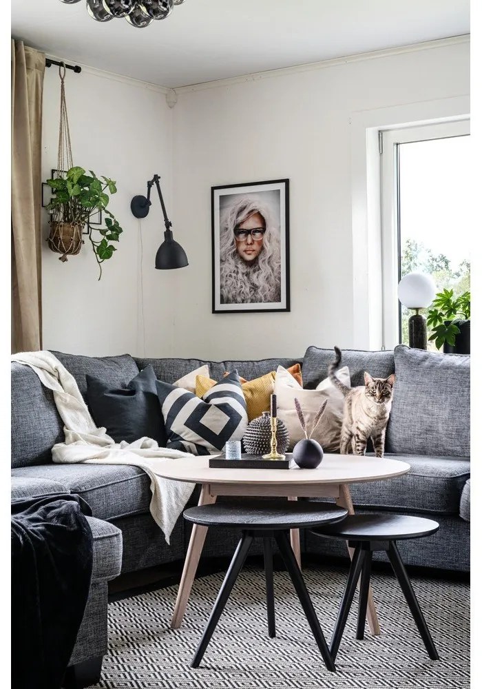 Natúr színű kerek dohányzóasztal tölgyfa dekorral 90x90 cm Yumi - Rowico