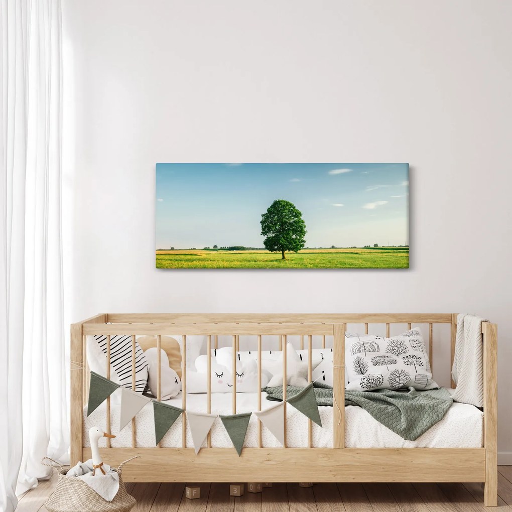 Egy fa képe egy rét közepén (120x50 cm)