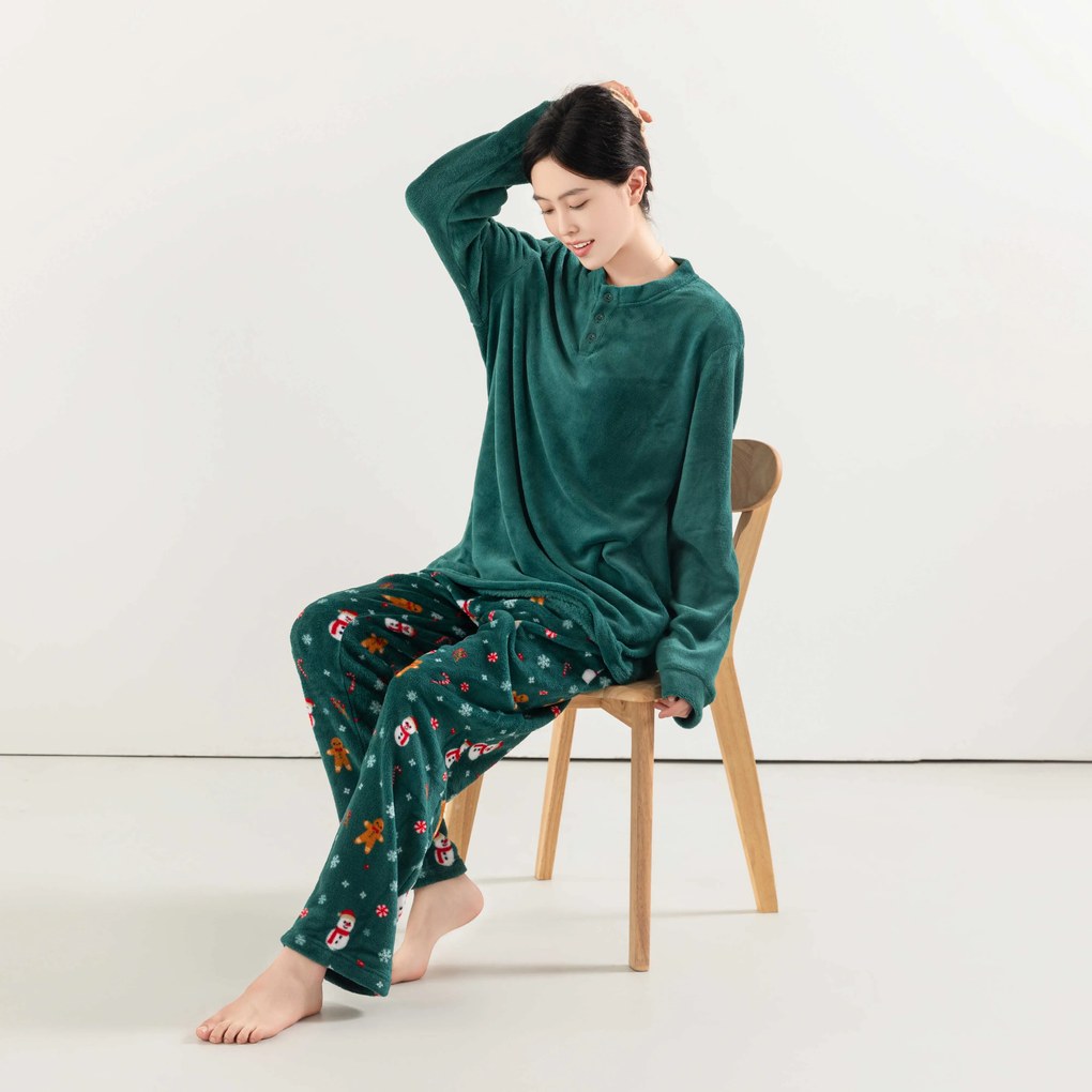 SNOWMAN AND GINGERBREAD zöld mikroplüss pizsama - különböző méretben Méret: L