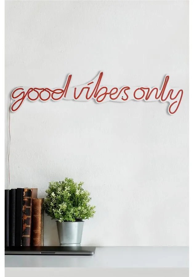 Műanyag LED-es fali dekoráció, Good Vibes Only - Red