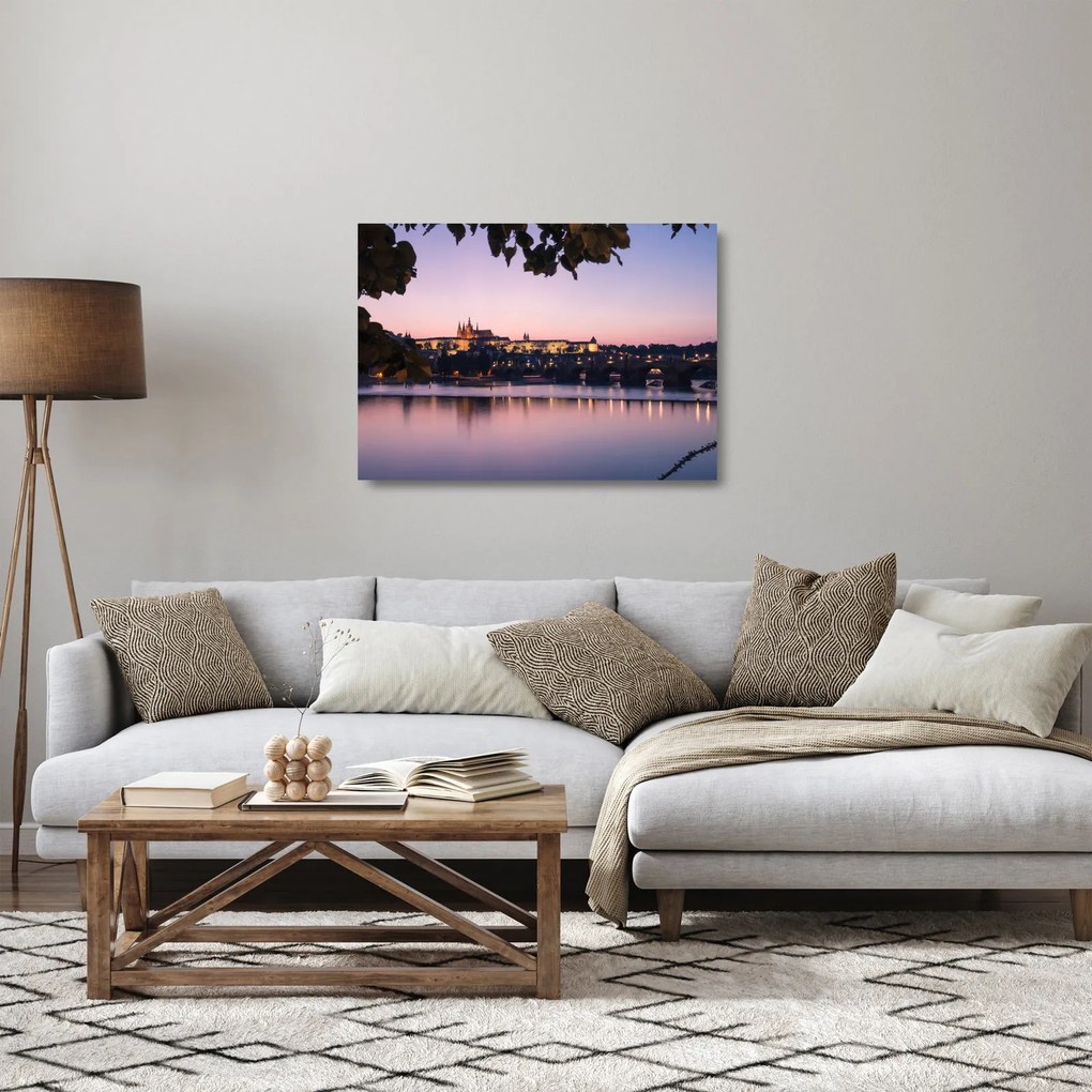 A Prágai vár és a Moldva képe (üvegen) (70x50 cm)