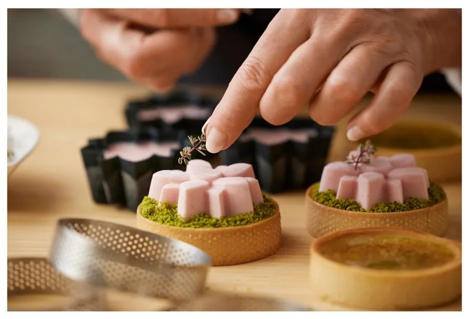 Szilikon sütőforma szett muffinhoz, 6 db-os ø 7 cm Flower – Blomsterbergs