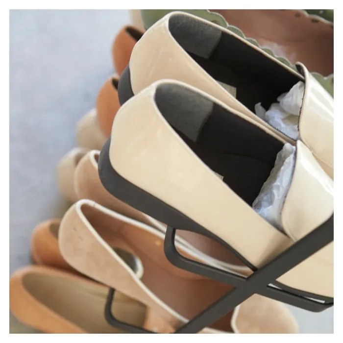 Fekete fém cipőtartó állvány Tower Shoe Rack – YAMAZAKI