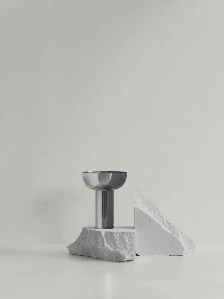 Ezüstszínű rozsdamentes acél váza (magasság 21 cm) Miyabi – Blomus