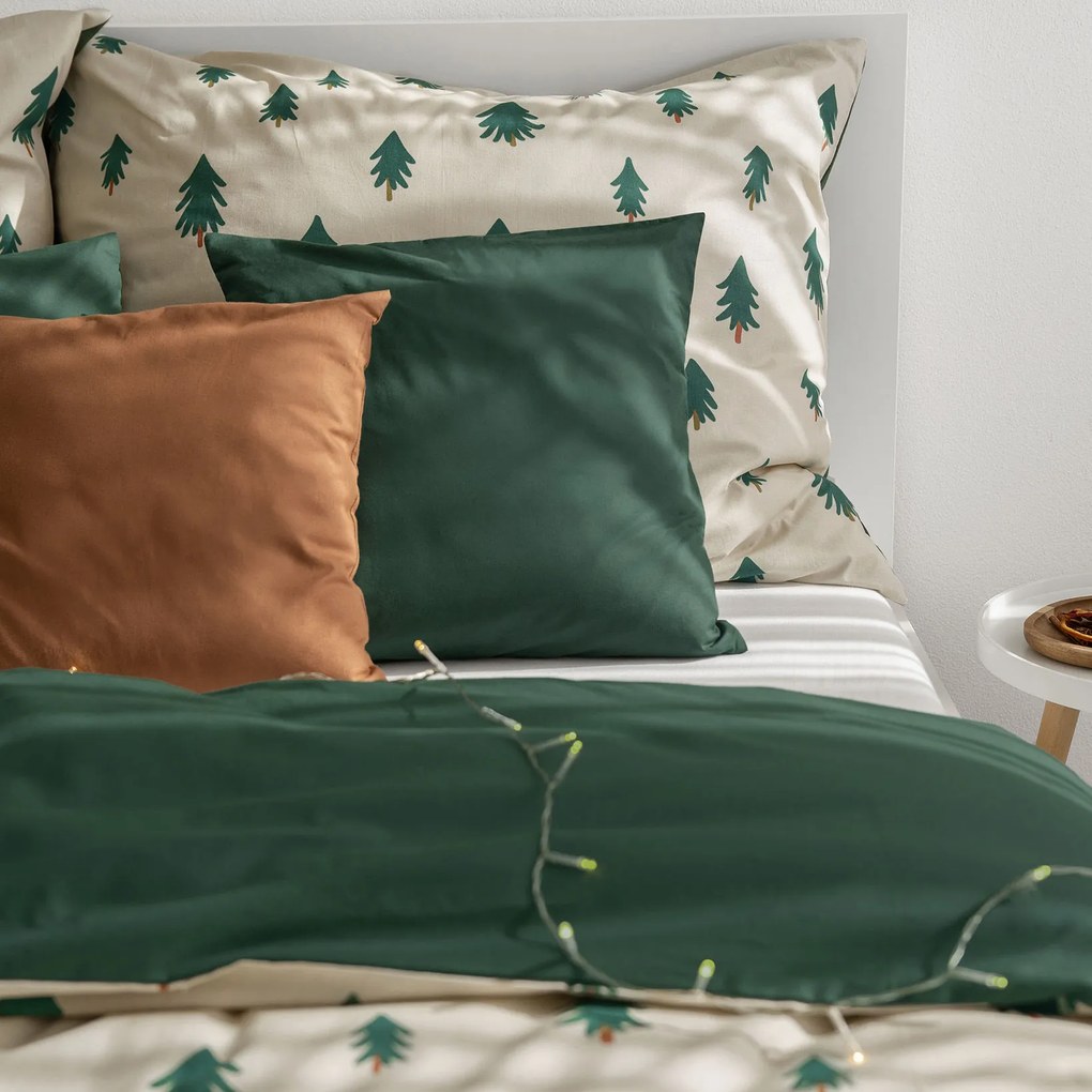 Goldea karácsonyi pamut ágyneműhuzat duo - fenyőfák natúr alapon, sötétzöld hátoldal 220 x 200 és 2db 70 x 90 cm