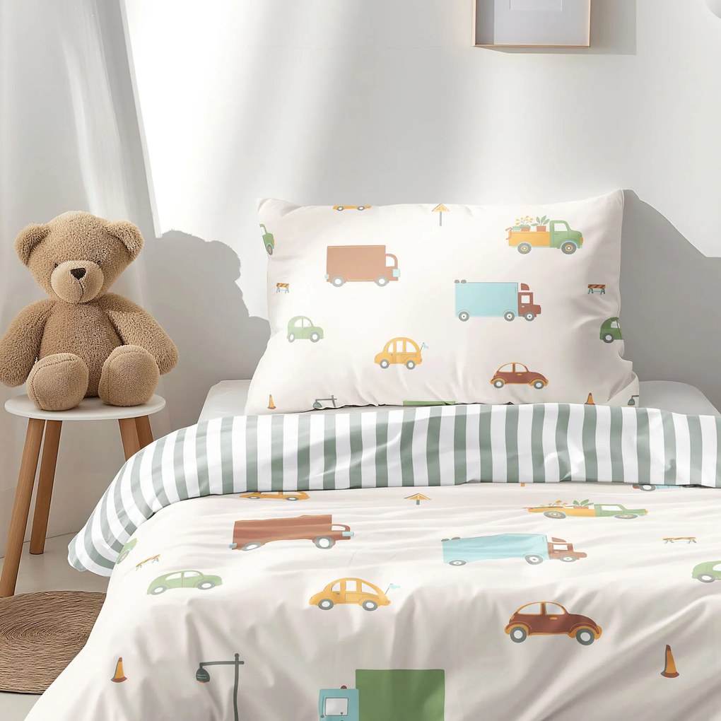 Goldea gyermek pamut ágyneműhuzat - az autók világa, zsálya színű csíkos hátoldal 140 x 200 és 70 x 90 cm
