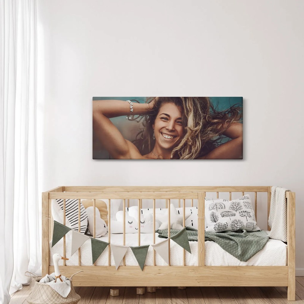 Kép - egy fiatal nő portréja (120x50 cm)
