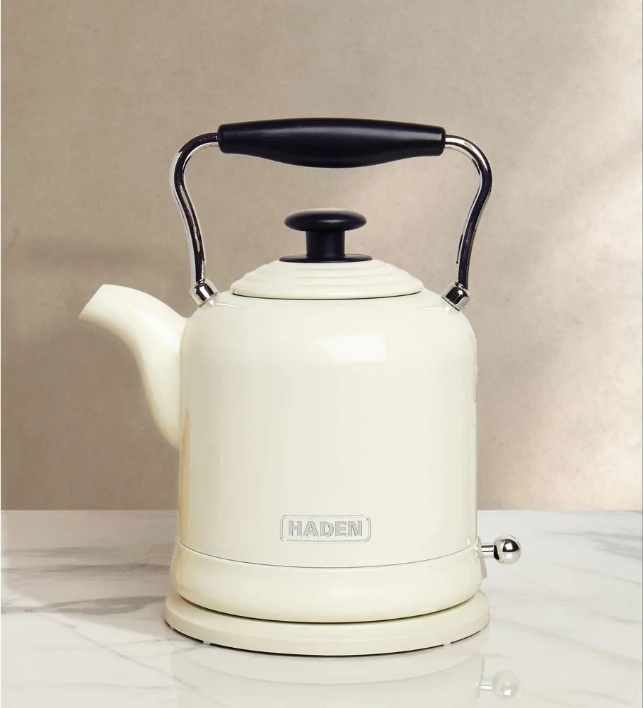 Krémszínű rozsdamentes acél vízforraló 1,5 l Highclere – Haden