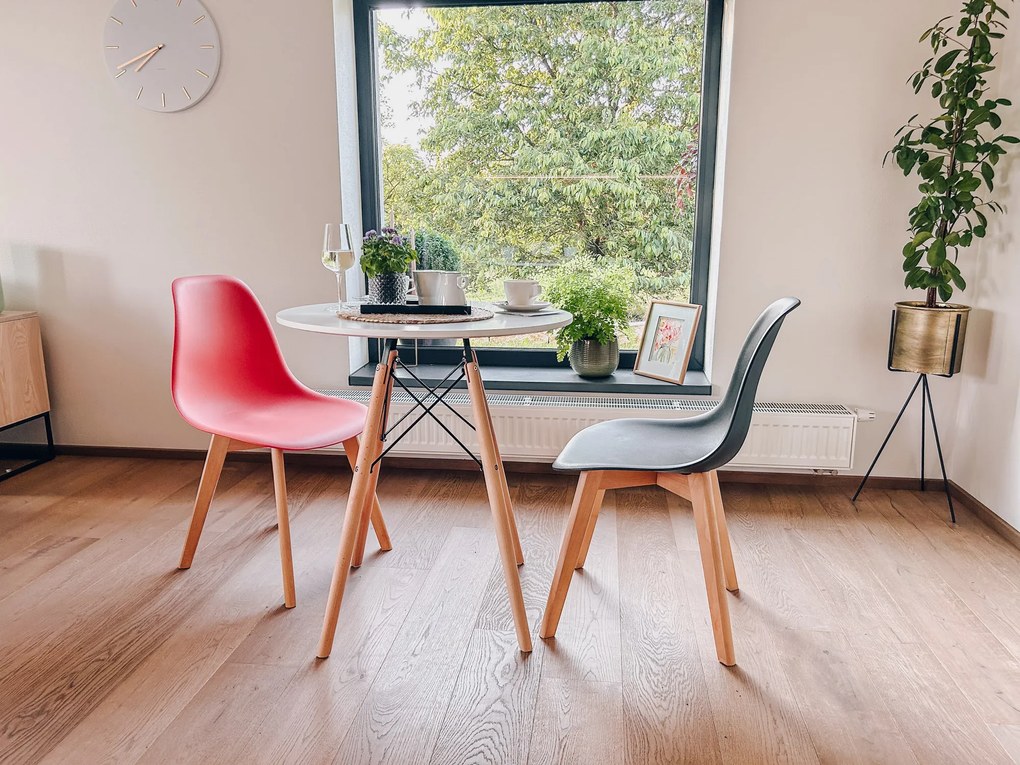 Fehér KITO szék bükkfa lábakkal