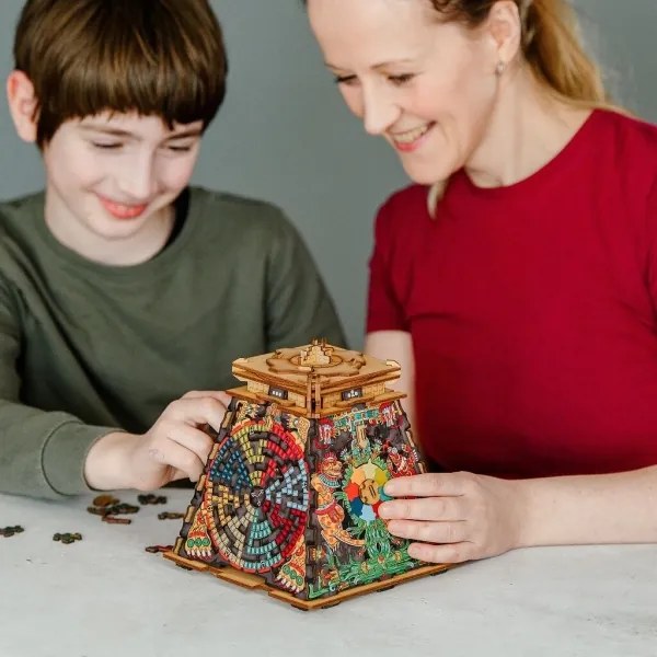 iDventure - Fa puzzle Nap piramis