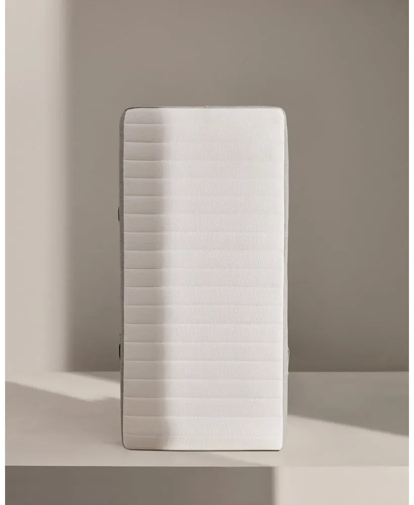 Közepes keménységű hőszabályozó hab matrac 90x200 cm Yoko – Kave Home