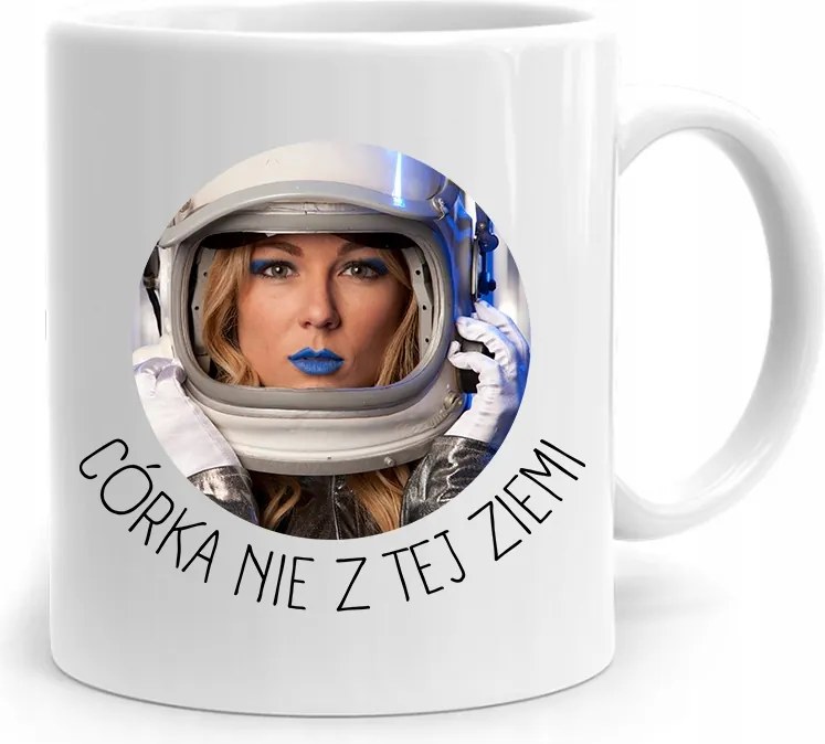 Bögre Ajándék Lányának Lánya Nem Ebből A Földből fényképes nyomattal