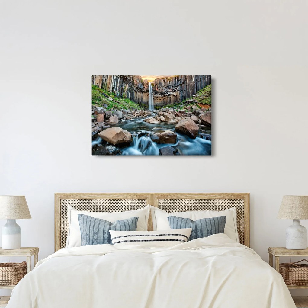 Kép - Svartifossi vízesés, Izland (90x60 cm)