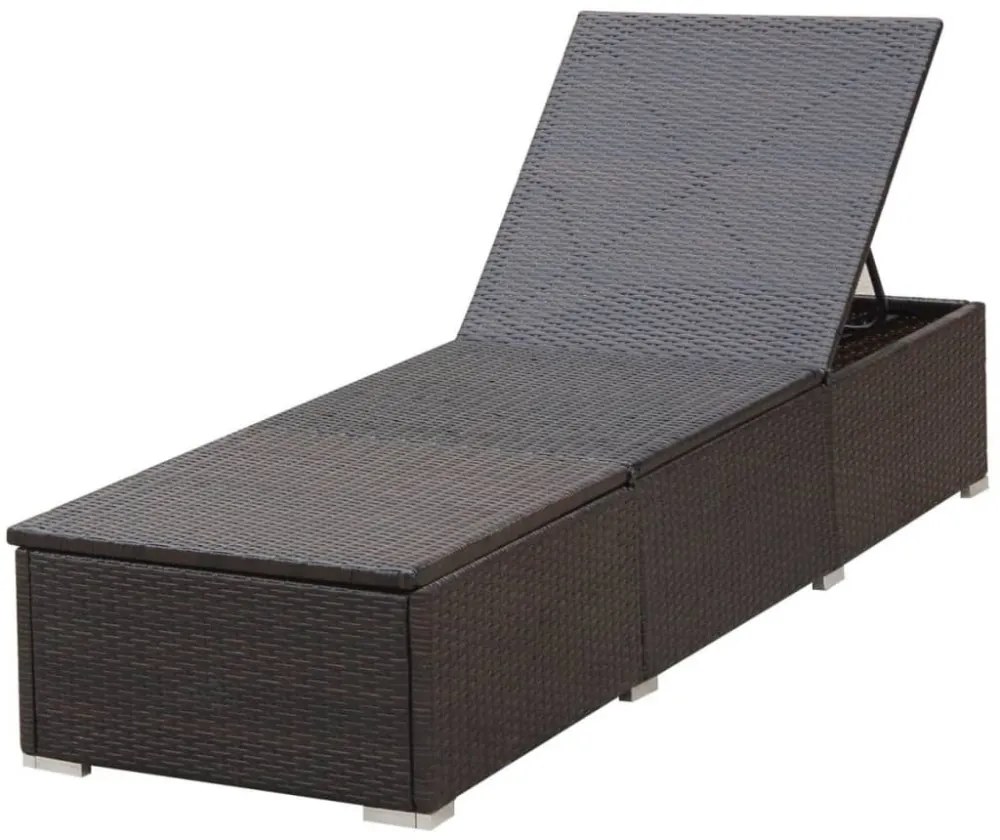 barna polyrattan napozóágy krémfehér párnával