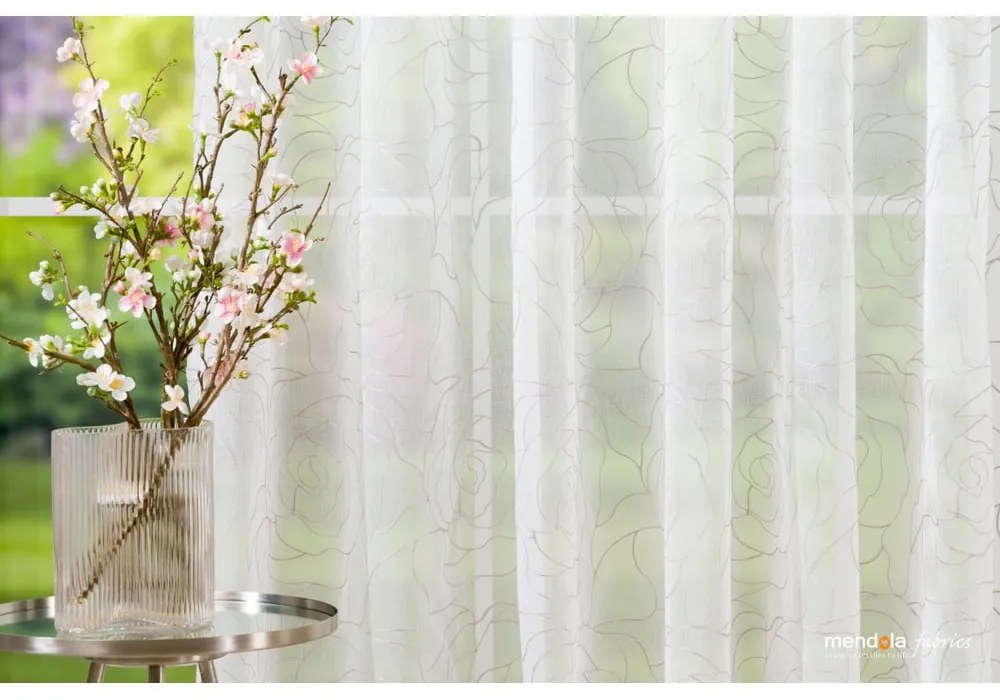 Fehér-szürke fényáteresztő függöny 140x245 cm Amanda – Mendola Fabrics