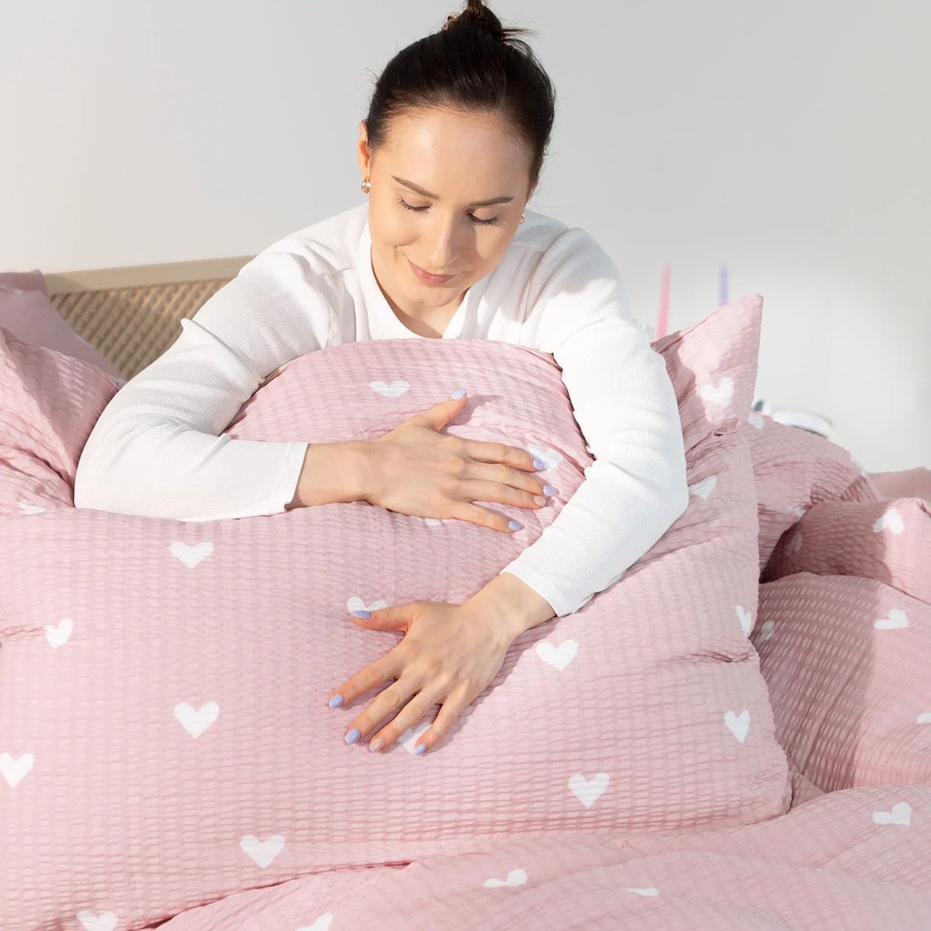 Goldea krepp ágyneműhuzat - szívecskék, púderrózsaszín alapon 160 x 200 és 2db 50 x 70 cm