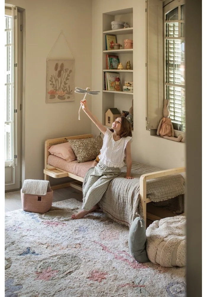 Világoszöld-krémszínű gyerek babzsákfotel Mr. Snail – Lorena Canals