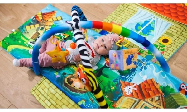 Lionelo - Gyermek játékszőnyeg házzal AGNES PLUS