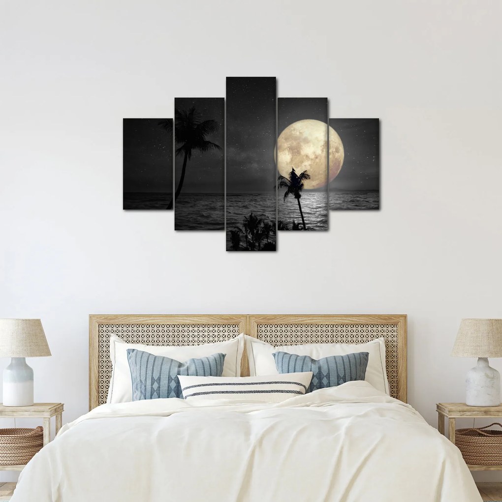 Kép - A strand a telihold alatt szürke tónusokkal (150x105 cm)