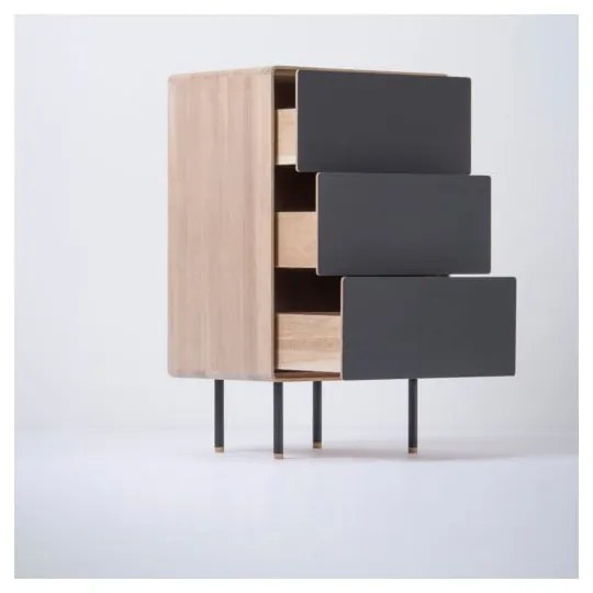 Fekete-natúr színű tölgyfa magas komód 60x100 cm Fina – Gazzda