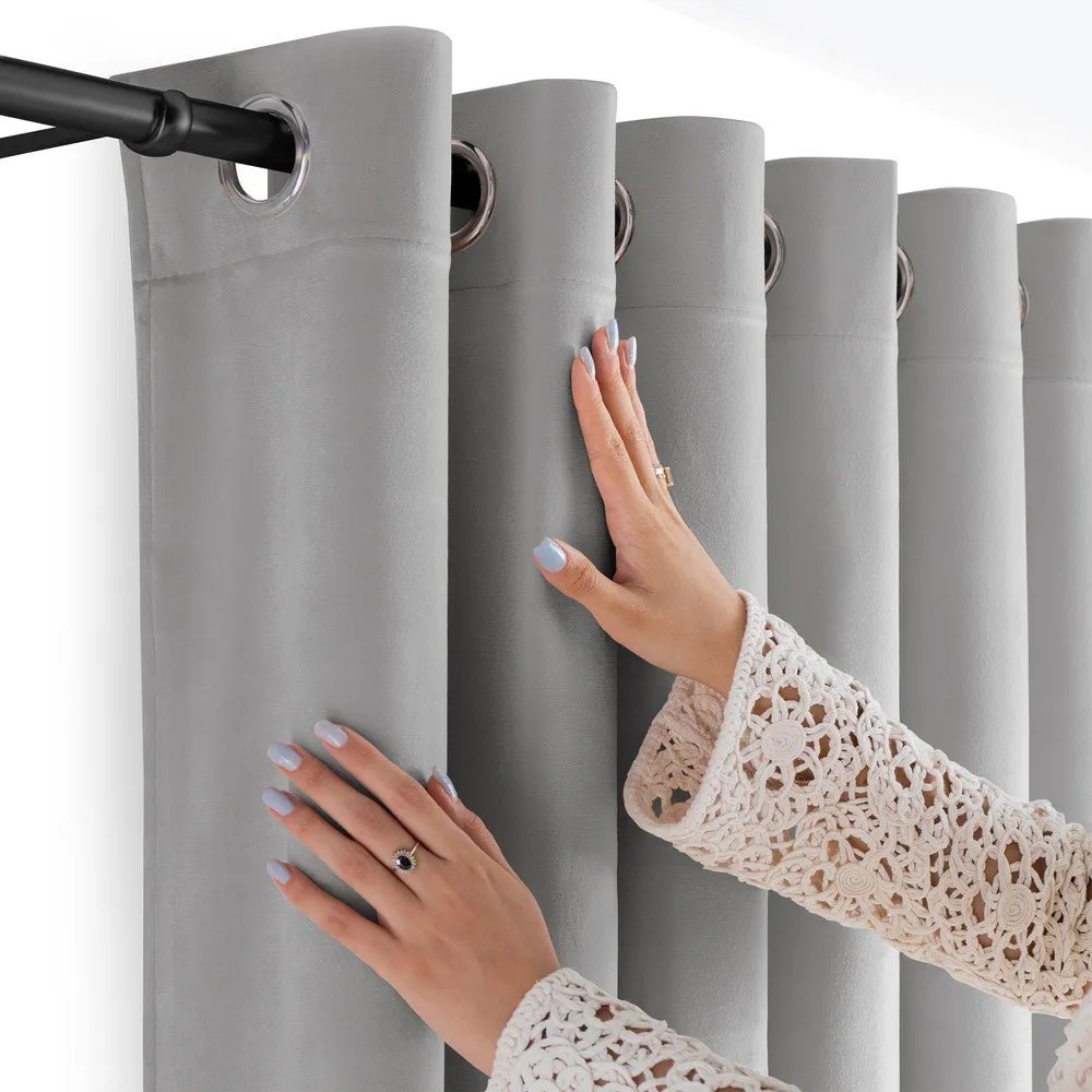 Szürke bársony dimout (részleges sötétítő) függöny 140x250 cm Velto – Filumi