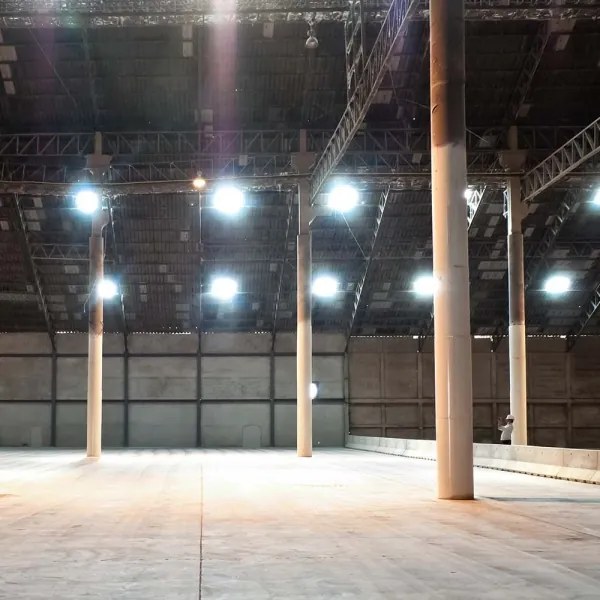 LED Ipari lámpa High Bay LED/150W/230V 3000/4000/6500K IP65 ø 27,7 cm