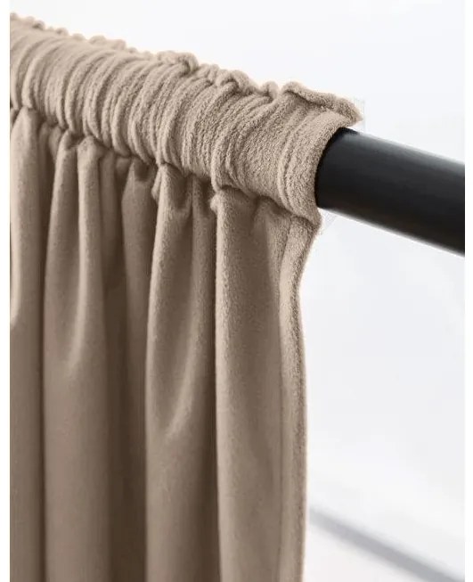 Világosbarna sötétítő VELVET függöny 140x250 cm Felfüggesztés: Hullámos sínszalag
