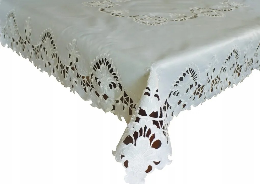 Abrosz Asztalra 130x170 Krémszínű Dekoratív Hímzéssel