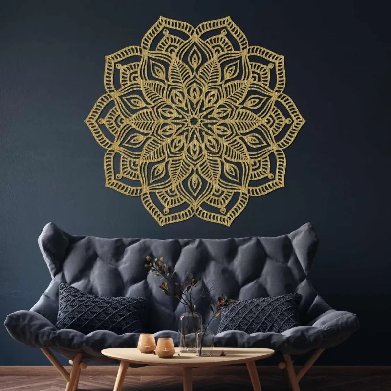 Fából készült mandala a falon | COUNESS