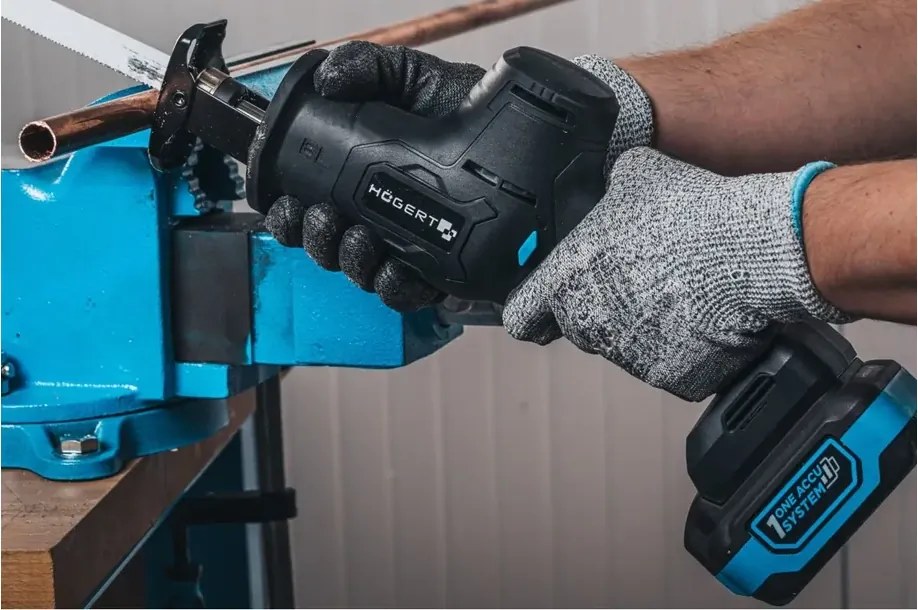 Högert HT2E262-0MRS mini orrfűrész, 18V, dobozban