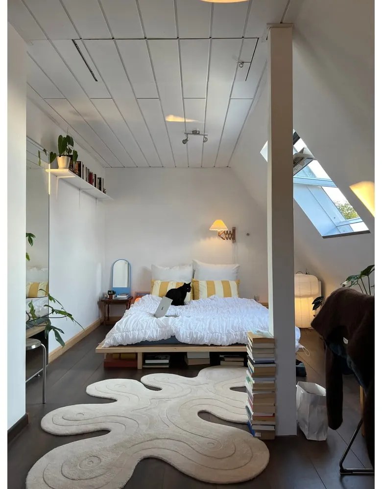 Natúr színű borovi fenyő franciaágy ágyráccsal 180x200 cm Japan – Karup Design