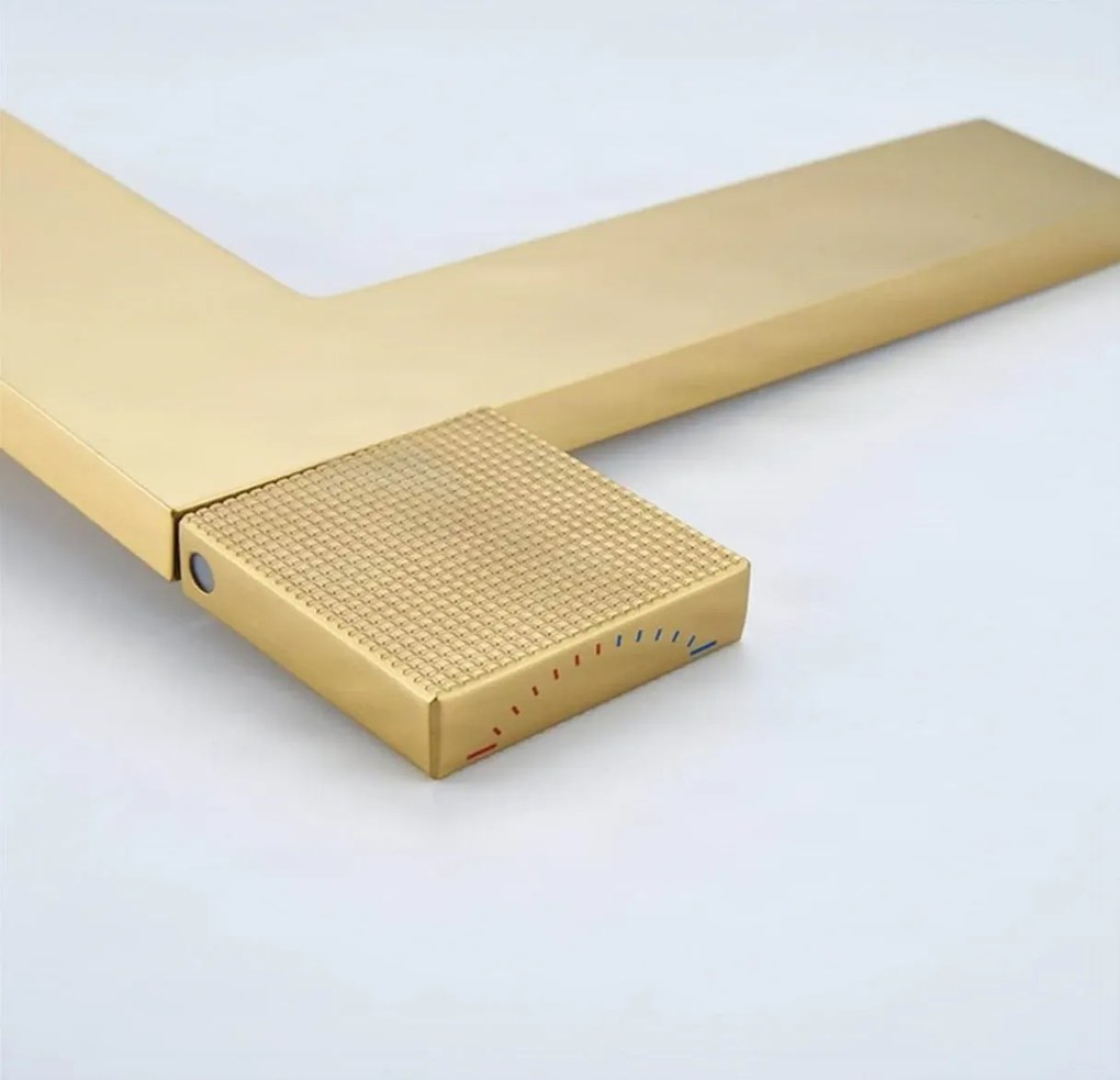 Álló fürdőszobai csaptelep ELITE EDITION BS1420 vízeséses kifolyóval, sárgaréz testtel, többféle színben — Króm