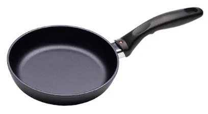 SWISS DIAMOND® gyémánt felületű serpenyő 18 cm indukciós