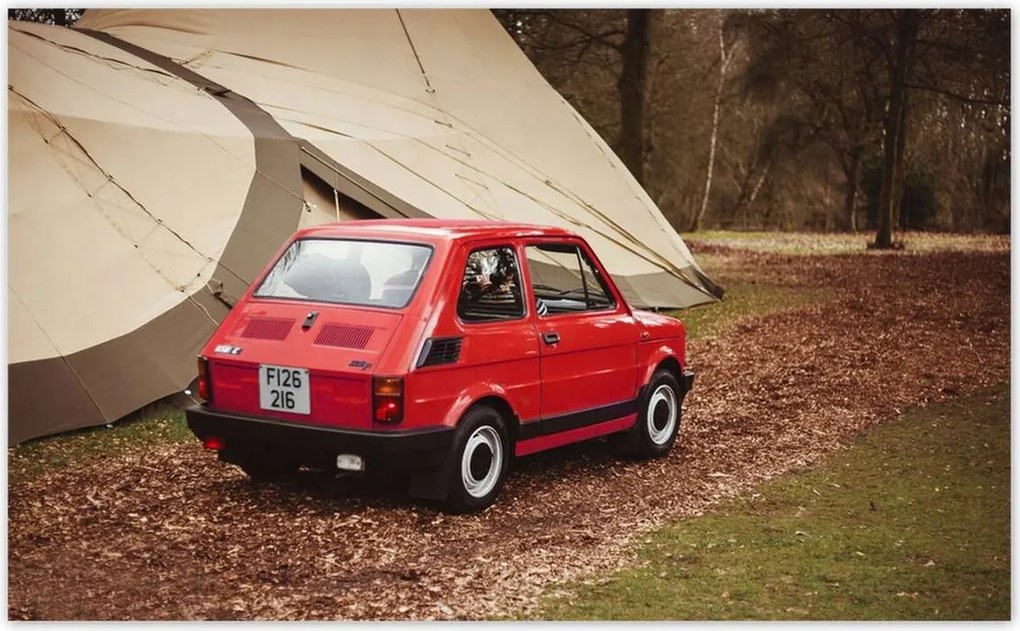 Fotótapéta 520x318 Piros kisgyermek Fiat 126p