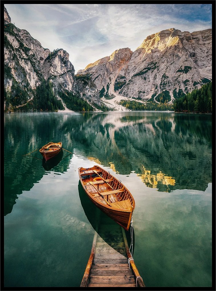 Poszter 40x50 tó táj hegyek tükröződés csónak