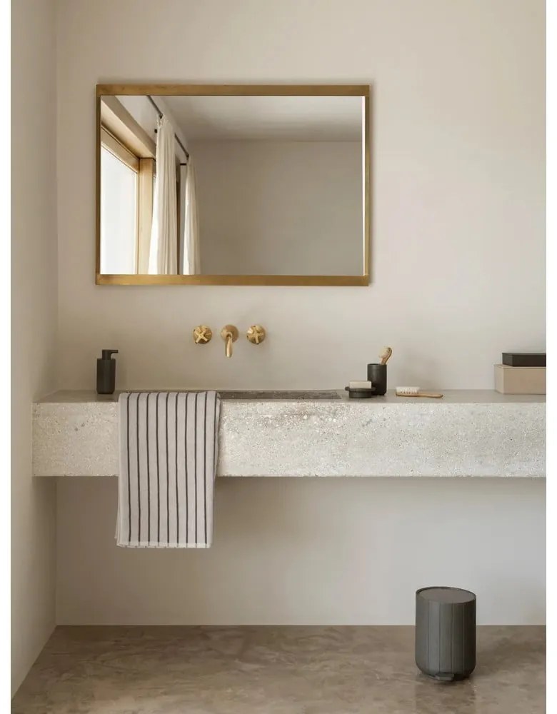 Krémszínű poligyanta pedálos szemetes 3 l Kua – Blomus