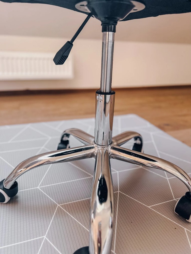 AKCIÓ Fekete irodai szék AVOLA VELVET II. osztály