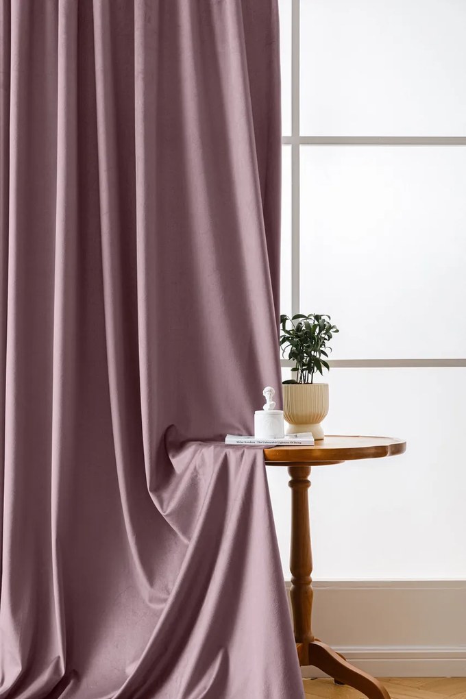Világoslila VELVET sötétítő függöny 140x270 cm Felfüggesztés: Hullámos sínszalag