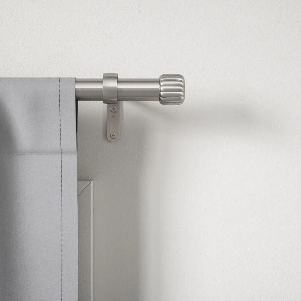 Ezüstszínű acél bővíthető függönykarnis 168 - 305 cm Cleo – Umbra