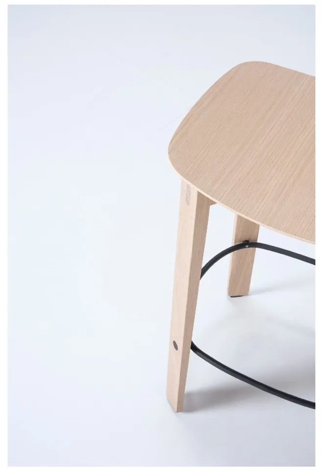 Natúr színű tölgyfa bárszék (ülésmagasság 65 cm) Nora – Gazzda