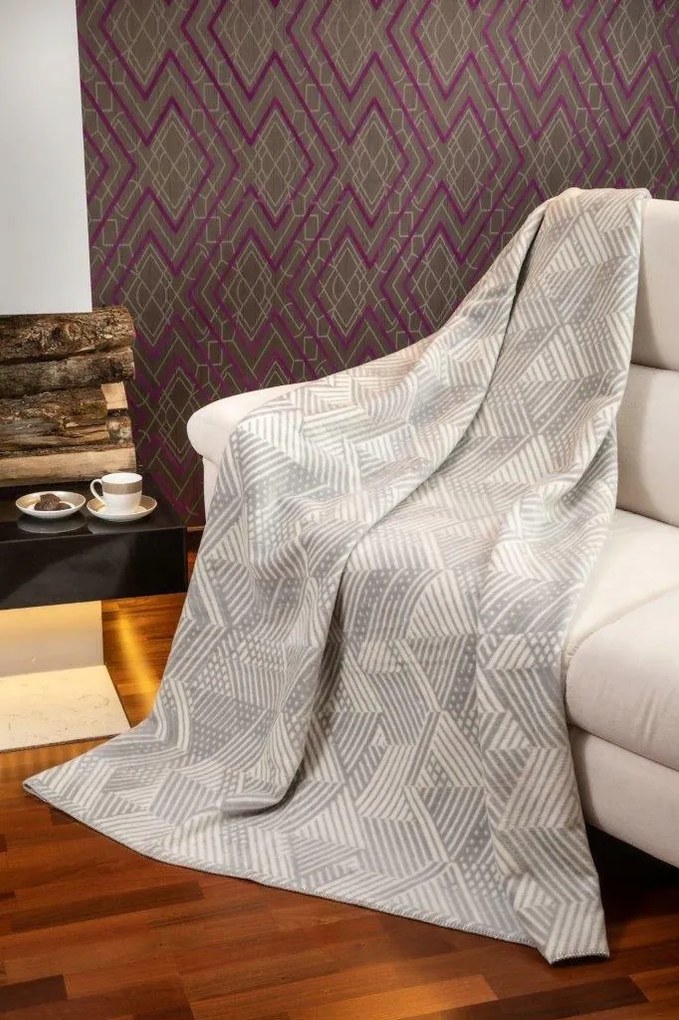 Pamut akril takaró 150x200 1382/1 szürke világos cikk-cakk ágytakaró pléd