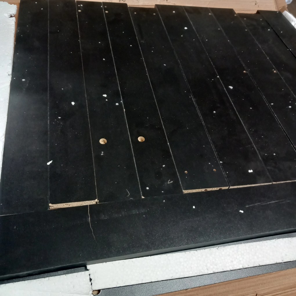 AKCIÓ Fekete étkezőasztal arany tölgy craft dekorral MADO 120x80 II. osztály