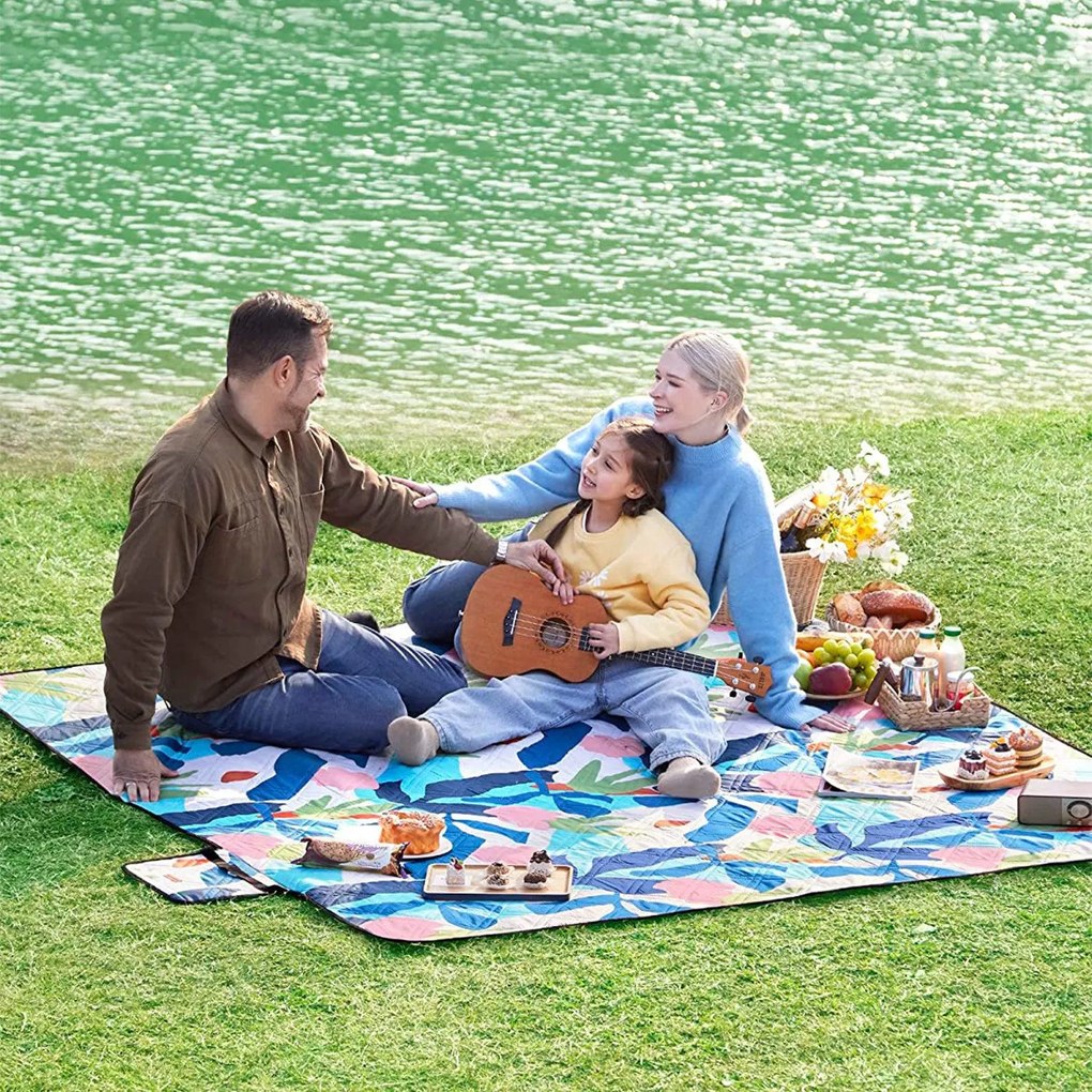 Piknik takaró, strand szőnyeg 200 x 150 cm, színes levelek minta